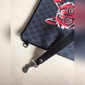 GUCCI Маленькая сумка синим волком Модель： 473904 Новая модель 