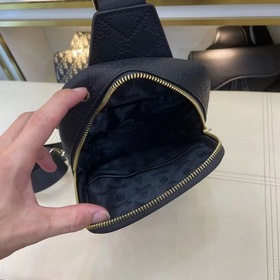 GUCCI Мужская сумка через плечо Кожа бычка, черный, модель 66627 