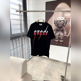 Gucci Весенне-летняя футболка с принтом виде молнии Ткань изгото