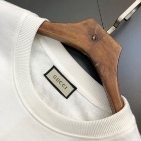 Свитшоты Gucci с круглым вырезом для пар Материал свитшота： махр