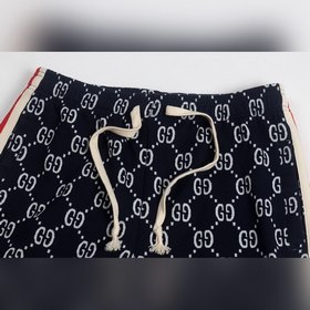 Классические шорты Gucci с вышитыми буквами из коллекции весна-ле