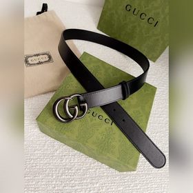 Классический черный пояс Gucci из серии GG Marmont Изготовлен из 