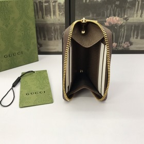 GUCCI GG Marmont серия Маленькая сумка на молнии Модель： 658552 Н