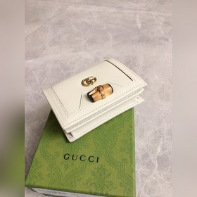 GUCCI Карман для карт с двойным логотипом G Кошелек Модель： 65824