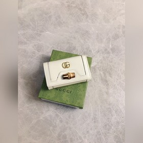 GUCCI Кошелек с двойным логотипом G Модель： 658633 Кошелек с замк