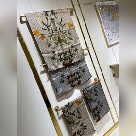 GUCCI Двухслойный шелковый шарф с цветочным принтом GG, 100% шел