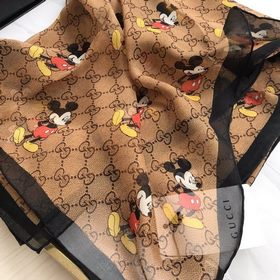 GUCCI Шарф из шелка с изображением Микки Мауса Образ Микки прида