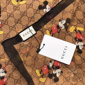 GUCCI Шарф из шелка с изображением Микки Мауса Образ Микки прида