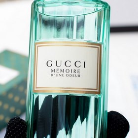 Название бренда： Gucci Memoire dune Odeur Упаковка товара： полная