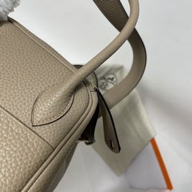Hermès Импортная сумка из кожи телячьей кожи серебристыми застежк
