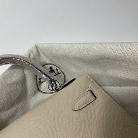 Сумка Hermes KL из кожи Epsom, серый, серебряными застежками Ручн