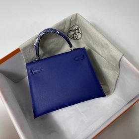 Сумка Hermes KL из кожи Epsom, электрически-синяя с золотыми сере