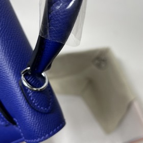 Сумка Hermes KL из кожи Epsom, электрически-синяя с золотыми сере