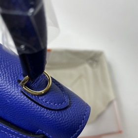 Сумка Hermes KL из кожи Epsom, электрически-синяя с золотыми сере