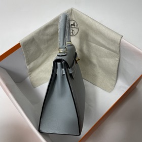 Сумка Hermes KL из кожи Epsom, льняного цвета с золотыми серебрян