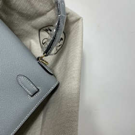 Сумка Hermes KL из кожи Epsom, льняного цвета с золотыми серебрян