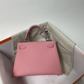 Hermès KL сумка из кожи Epsom, молочно-розового цвета серебристым
