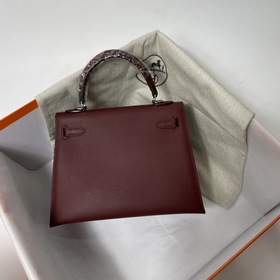 Сумка Hermes KL из кожи Epsom, бордовый цвет с золотыми серебряны