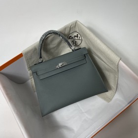 Сумка Hermes KL из кожи Epsom, миндально-зеленая с золотыми сереб