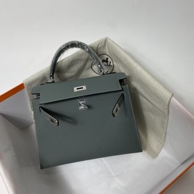 Сумка Hermes KL из кожи Epsom, миндально-зеленая с золотыми сереб