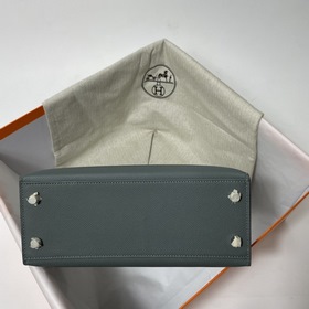 Сумка Hermes KL из кожи Epsom, миндально-зеленая с золотыми сереб