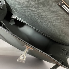 Сумка Hermes KL из кожи Epsom, миндально-зеленая с золотыми сереб
