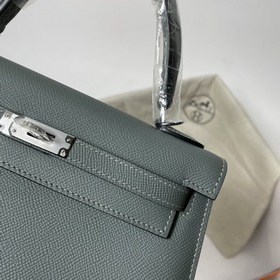Сумка Hermes KL из кожи Epsom, миндально-зеленая с золотыми сереб