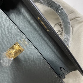 Сумка Hermes KL из кожи Epsom, миндально-зеленая с золотыми сереб