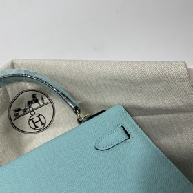 Hermès KL сумка из кожи Epsom, макаронного цвета с золотыми сереб