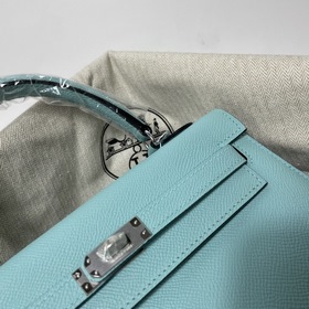 Hermès KL сумка из кожи Epsom, макаронного цвета с золотыми сереб