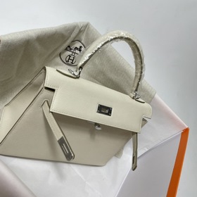 Сумка Hermes KL из кожи Epsom, цвет молочного коктейля серебряной