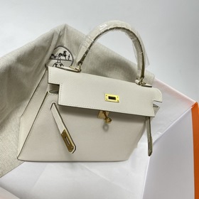 Сумка Hermes KL из кожи Epsom, цвет молочного коктейля серебряной