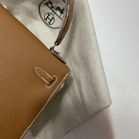 Сумка Hermes KL из кожи Epsom с золотисто-коричневой пряжкой Ручн
