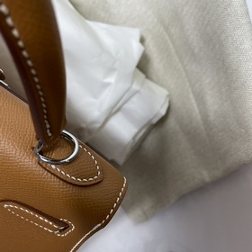 Сумка Hermes KL из кожи Epsom с золотисто-коричневой пряжкой Ручн