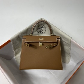 Сумка Hermes KL из кожи Epsom с золотисто-коричневой пряжкой Ручн