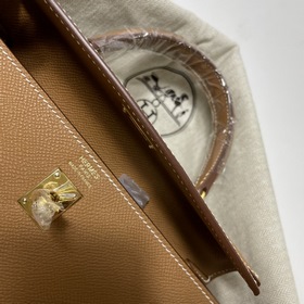 Сумка Hermes KL из кожи Epsom с золотисто-коричневой пряжкой Ручн