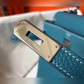 Hermès Kelly 25, 28 сумка через плечо, средняя, синяя с золотыми 