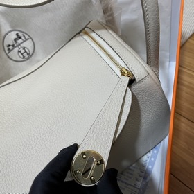 Сумка Hermes Lindy, импортная кожа TC, молочно-белый серебряной з