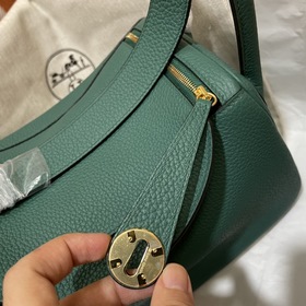 Сумка Hermes Lindy, импортная кожа TC, павлиний зеленый с золотым