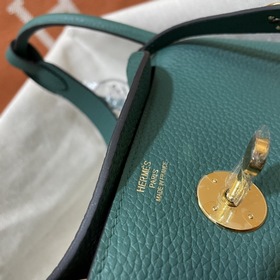 Сумка Hermes Lindy, импортная кожа TC, павлиний зеленый с золотым