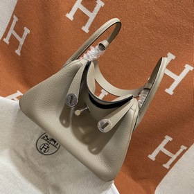 Сумка Hermes Lindy, импортная кожа TC, серо-золотая застежка. Сде