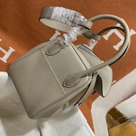 Сумка Hermes Lindy, импортная кожа TC, серо-золотая застежка. Сде