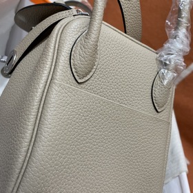 Сумка Hermes Lindy, импортная кожа TC, серо-золотая застежка. Сде