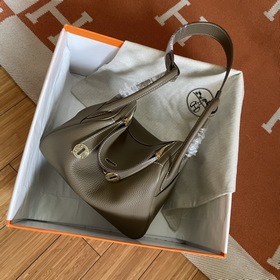 Сумка Hermes Lindy, импортная кожа TC, слоновая кость с золотыми 