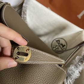 Сумка Hermes Lindy, импортная кожа TC, слоновая кость с золотыми 