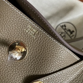 Сумка Hermes Lindy, импортная кожа TC, слоновая кость с золотыми 