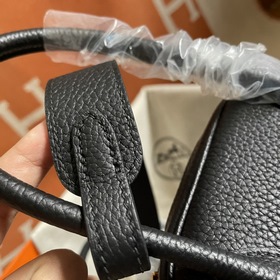 Сумка Hermes Lindy, импортная кожа TC, черная с золотыми серебрян