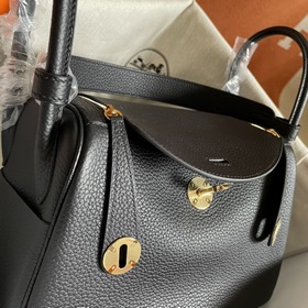 Сумка Hermes Lindy, импортная кожа TC, черная с золотыми серебрян