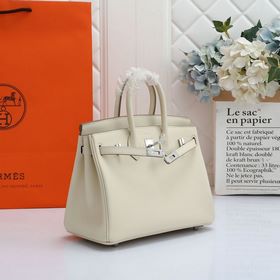 Сумка Hermes Birkin, сшитая вручную вощеной нитью, молочно-белого