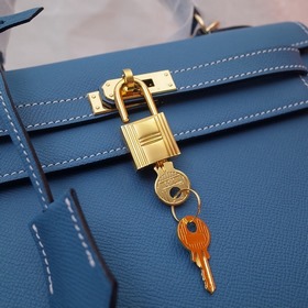 Сумка Hermes Kelly через плечо, кожа цвета джинсового синего с зо